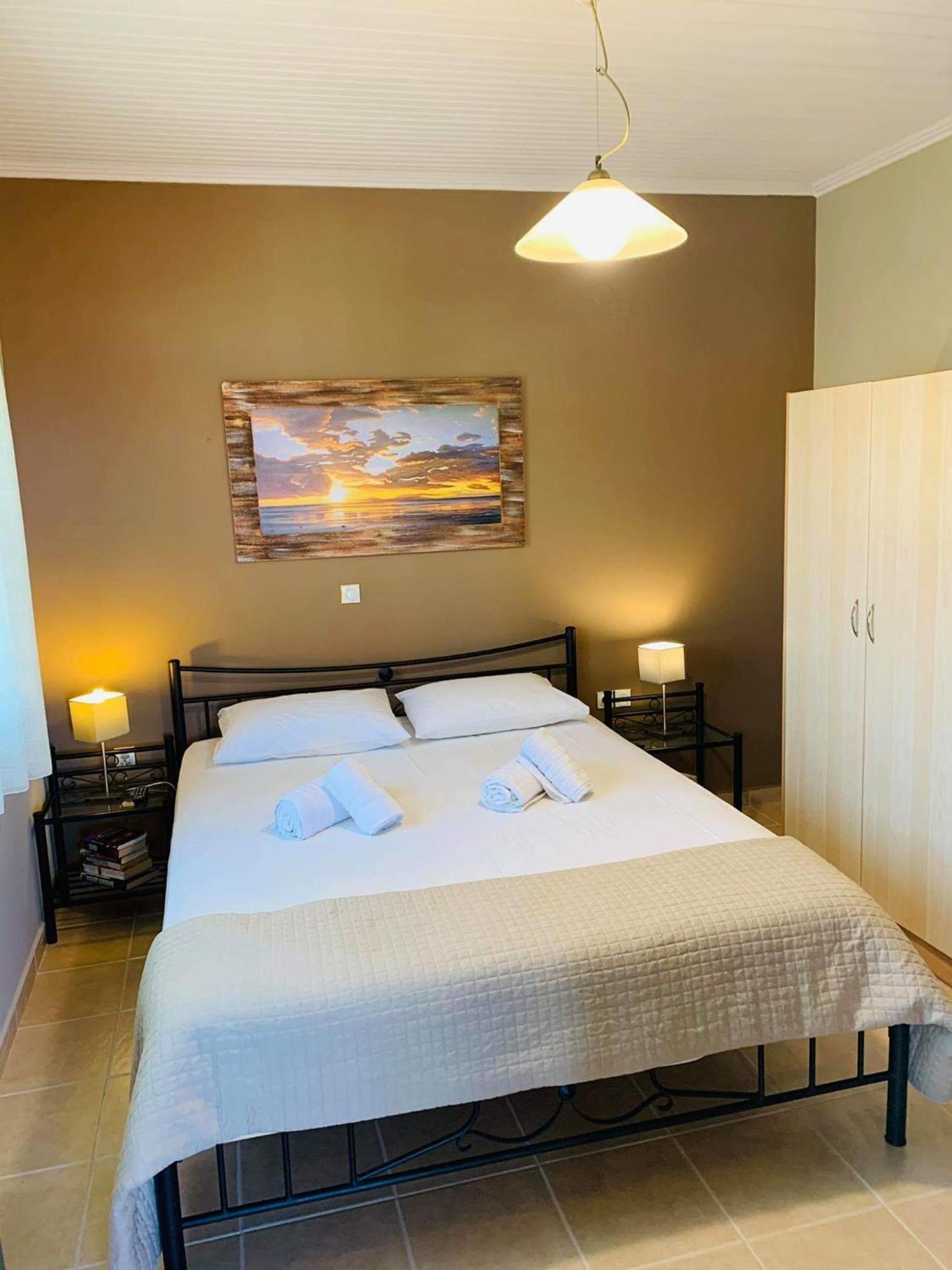 Finikes Apartments Stoúpa Zimmer foto